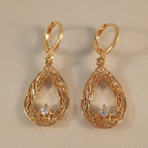 18K Yellow Gold Filled Diamond Zircon Hollow Weaved Leaf Dangle Earrings .11ctw - Picture 3 of 4
